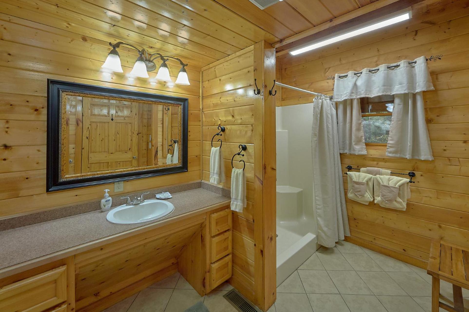 Creeksong Holiday Home Gatlinburg Eksteriør billede