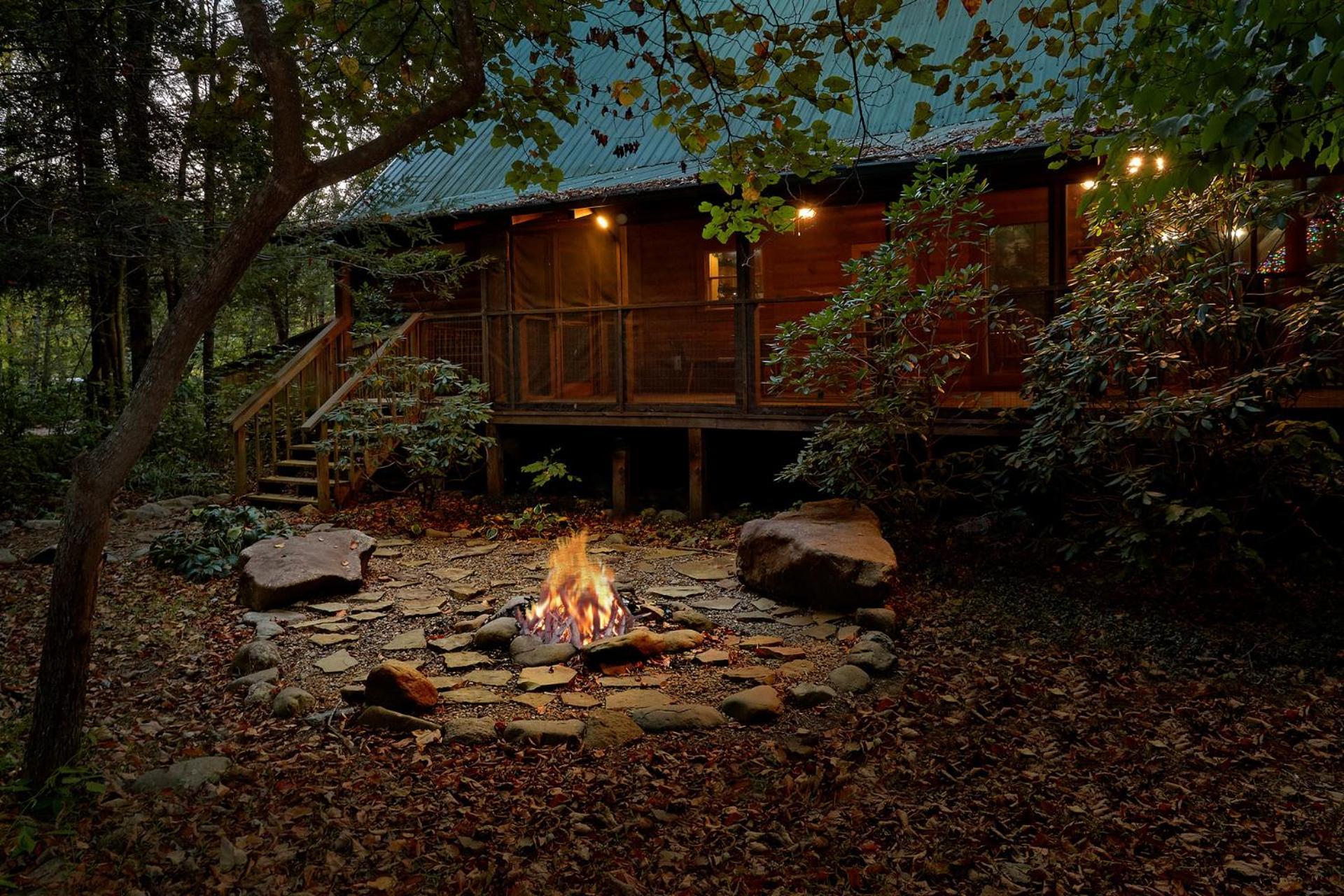 Creeksong Holiday Home Gatlinburg Eksteriør billede